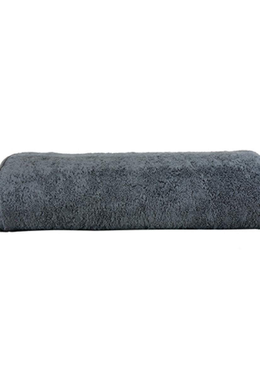 Badetuch mit diagonalem Satinstreifen an der Bordüre